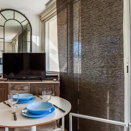And Calm Studio With Balcony In - Welkeys Cannes