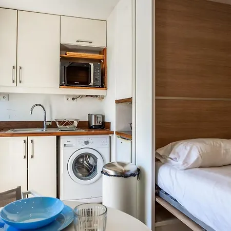 And Calm Studio With Balcony In - Welkeys * Cannes